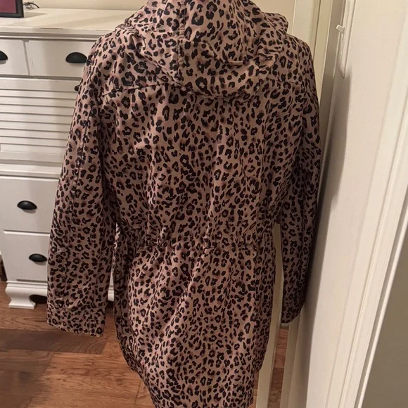 J. Crew Tan Leopard Print Rain Coat NWOT - Picture 3 of 4